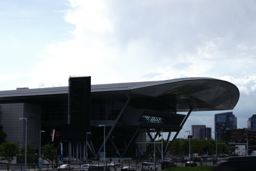 original image with complex exposure problems