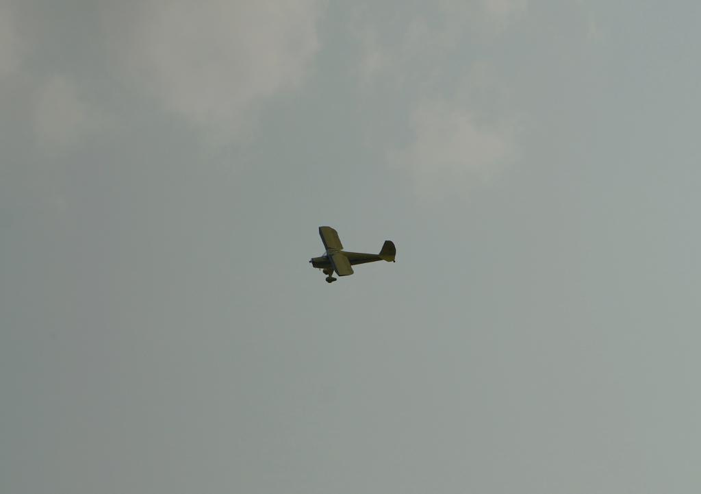 Carl Perry waves wings